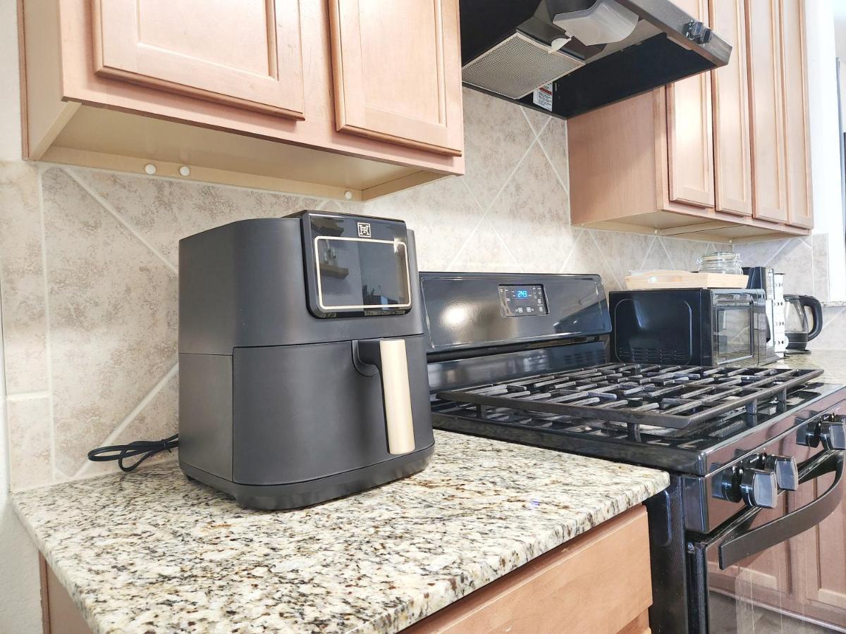 4 Bedroom Home Near Downtown Med Center Nrg Stadium Pearland Skyview Long By Ion Rentals Houston Eksteriør bilde