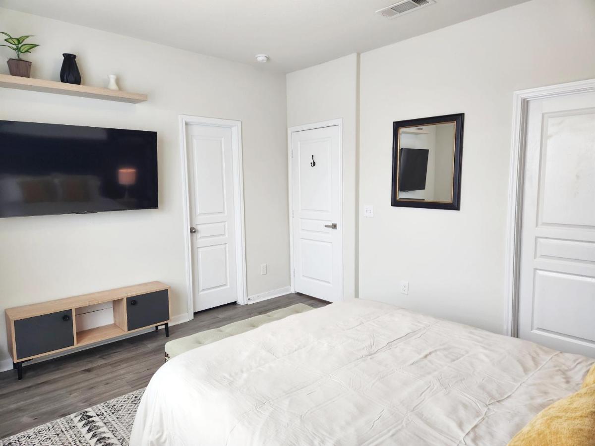 4 Bedroom Home Near Downtown Med Center Nrg Stadium Pearland Skyview Long By Ion Rentals Houston Eksteriør bilde